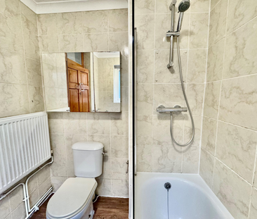 Keevil Drive, . - Photo 5