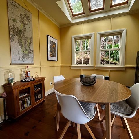 Walk to work! Quaint furnished cottage (Thorndon) - Photo 1