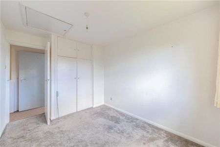 4 bedroom detached house to rent - Photo 4