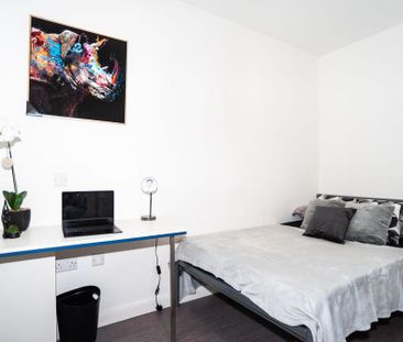 1 bedroom in a house share to rent - Photo 4