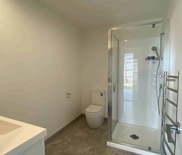 Beautifully Presented Townhouse - Photo 2