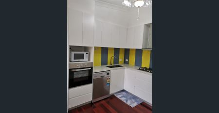 Arncliffe bedroom in a house - Photo 4