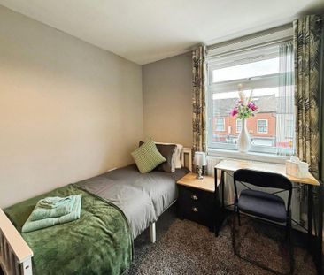 1 bedroom in a house share to rent - Photo 5