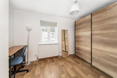 2 bedroom terraced house to rent - Photo 2