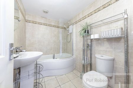 Grosvenor Road, Newcastle Upon Tyne - Photo 5