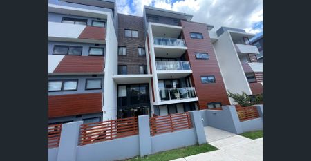 Nearly Brand New One Bedroom Apartment - Photo 4