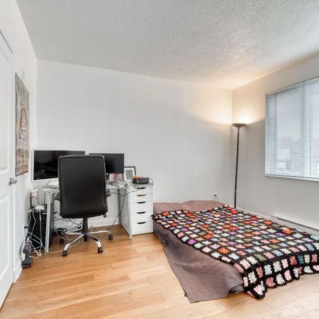 2 chambres - Centre-Ville/Griffintown-Calme, luminueux- Metro Lucien Allier- Commerces - Photo 4