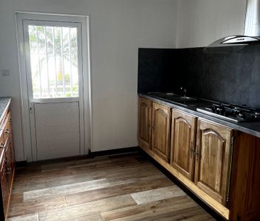 A LOUER T4 VIDE 100 m² - VUE MER - LA SALINE LES HAUTS - Photo 6