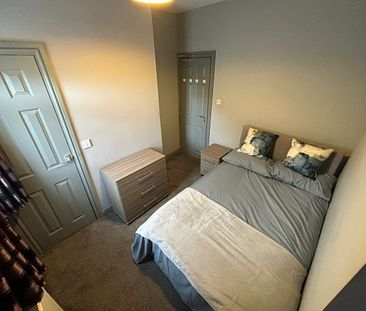 1 bed House Share - To Let - Photo 2
