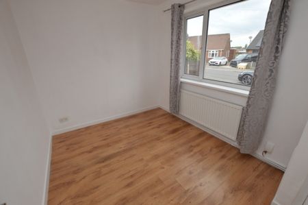 3 Bedroom Semi-Detached Bungalow - Photo 4