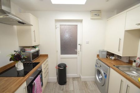 2 bedroom terraced house to rent - Photo 3