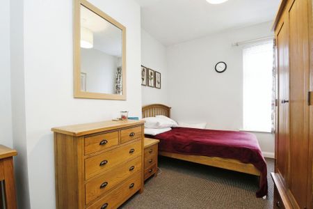 3 bedroom terraced house to rent - Photo 3