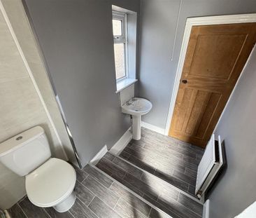 2 bedroom flat to rent - Photo 6