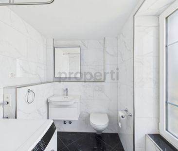 Hochwertig renovierte 2.5- Zimmerwohnung in historischem Haus - Photo 1