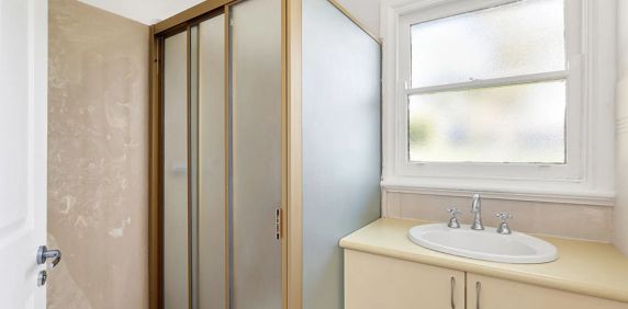 Costal Charm – With the beach at your doorstep! - Photo 2