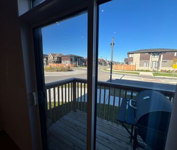 For Lease - 185 Longboat Run, Brantford, Ontario - Photo 1
