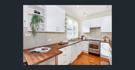 Charming Victorian Cottage with Modern Comforts in Premier Abbotsford Pocket - Photo 5