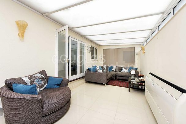 4 bedroom semi-detached house to rent - Photo 1