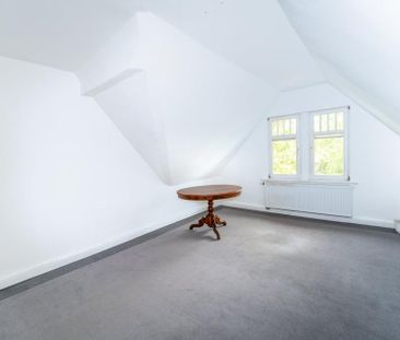 Repräsentative Dachgeschoss Büroeinheit in historischer Villa im We... - Foto 4