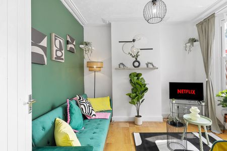 2 Bed Semi-Detached House, Janson Road, E15 - Photo 5