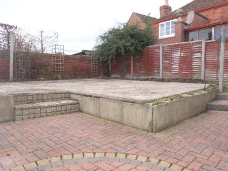 3 bedroom semi-detached house to rent - Photo 5