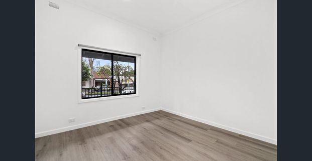 Classic Charm - Photo 1