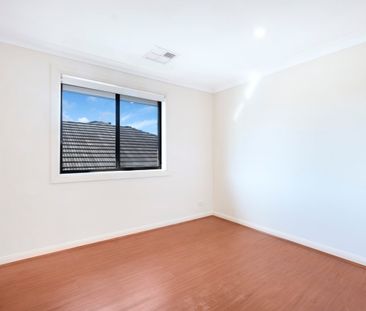 12 Reuben Street, Grantham Farm NSW 2765 - House For Rent | Domain - Photo 5