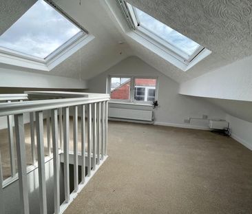 4 bedroom House To Let - Photo 4