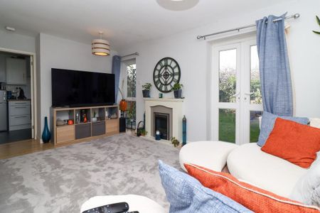 2 bedroom terraced house to rent - Photo 2