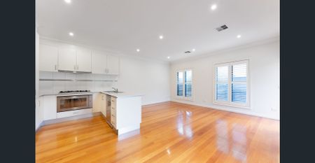 Living On a Grand Scale - Photo 5