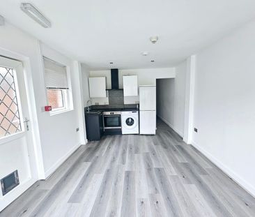 Silverdale Road, Southampton - Photo 1