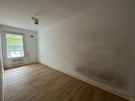2 Bed Flat, North End, CR0 - Photo 1