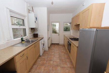 2 bedroom terraced house to rent - Photo 5