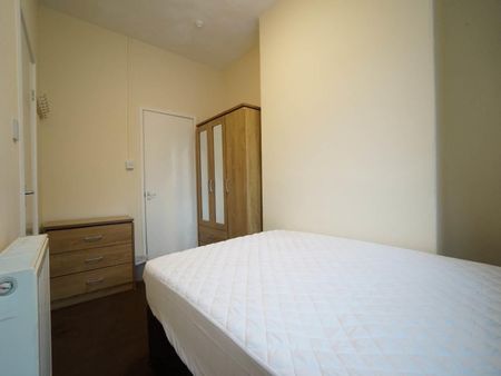 Apartment 2 57 High Street - Photo 2