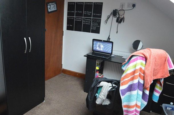 6 bedroom house to rent - Photo 1