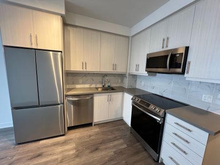 For Lease - 95 Oneida Crescent Unit# 1901, Richmond Hill, Ontario - Photo 4