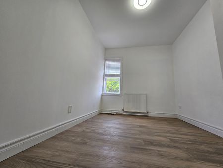 For Lease - 2685 Eglinton Avenue Unit# 201, Toronto, Ontario - Photo 2