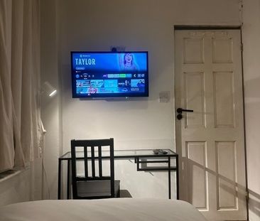 Room in a Shared House, Harold Avenue, LS6 - Photo 2