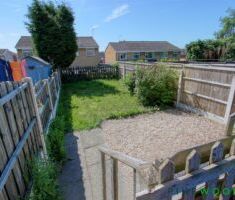 2 BEDROOM House - Terraced - Photo 4