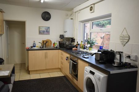 1 Bed Flat, Junction Road, RG1 - Photo 3