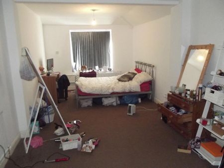 7 bedroom semi-detached house to rent - Photo 2