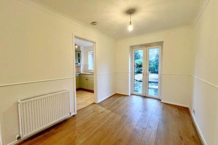 3 bedroom terraced house to rent - Photo 2