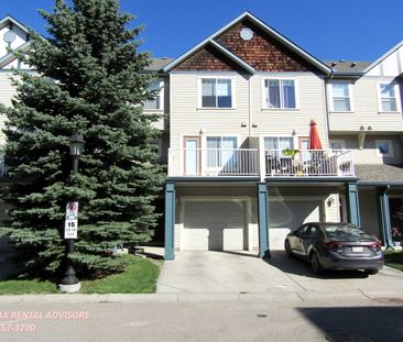 GREAT 2 BED, 2.5 BATH, 2 STOREY TOWNHOUSE, W/ FINISHED BSMT & ATTAC... - Photo 4