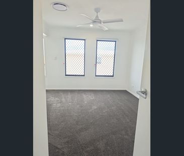 ***BRAND NEW*** - 3 BEDROOM TOWNHOUSE AVAILABLE NOW - Photo 5