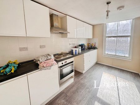 2 bedroom flat to rent - Photo 3