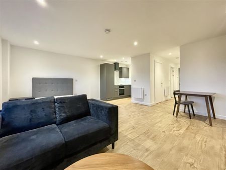 Lincoln House, Bolton - Photo 3