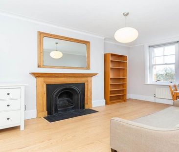 Super recently refurbished 3 bed 2 bath minutes to Baker Street Tube. - Photo 5