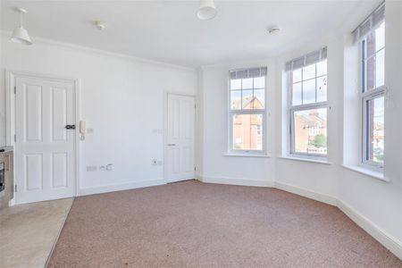 Cambridge Road, Eastbourne - Photo 3