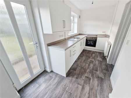 2 bedroom terraced house to rent - Photo 3