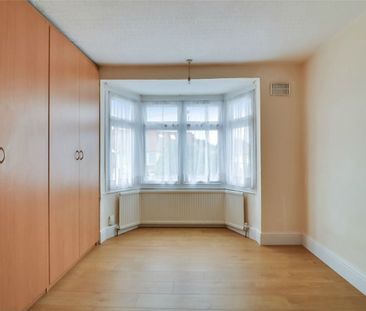 Princes Avenue, London, NW9 - Photo 2